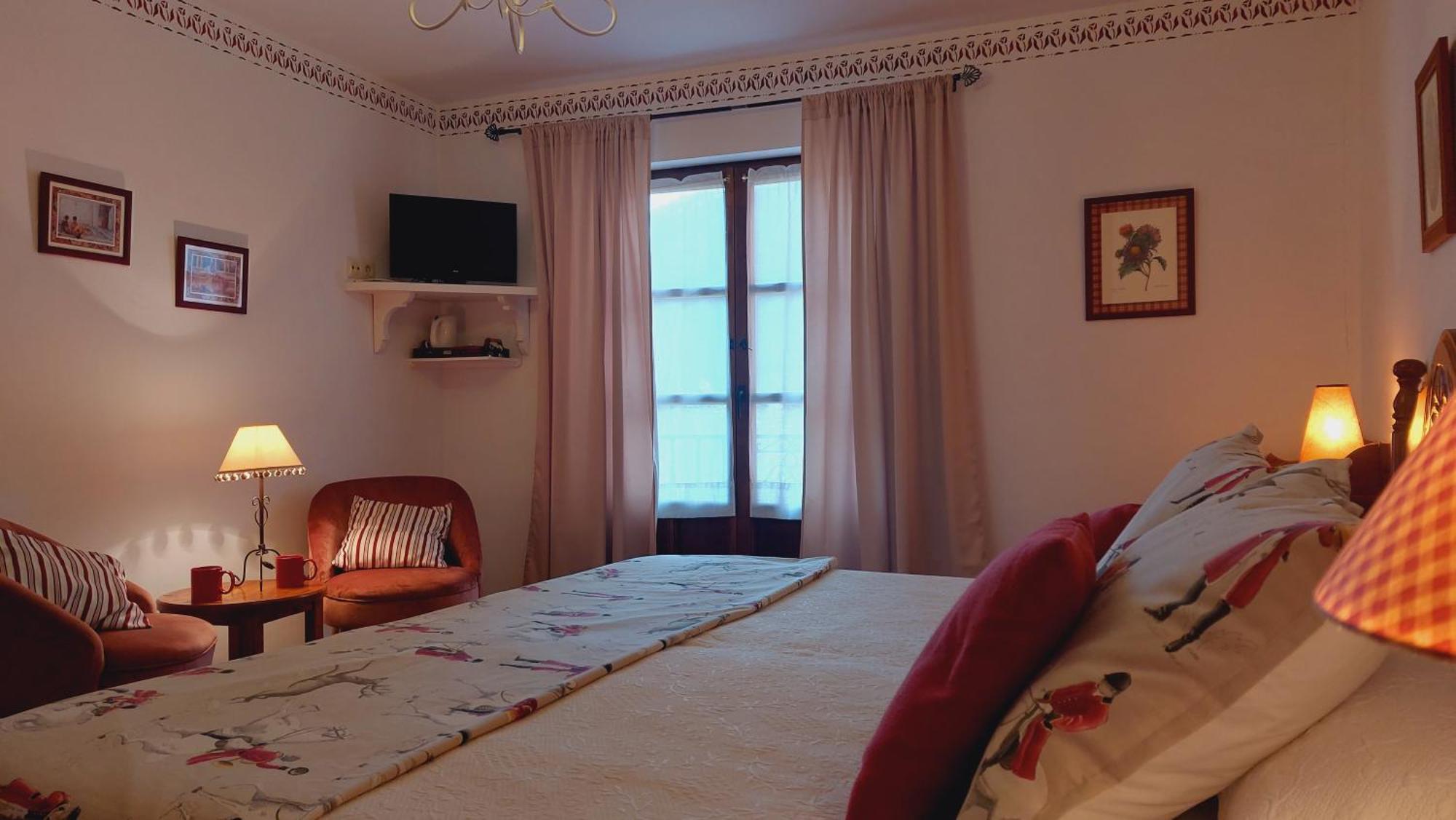 Picos De Europa Suites And Rooms Турьено Экстерьер фото