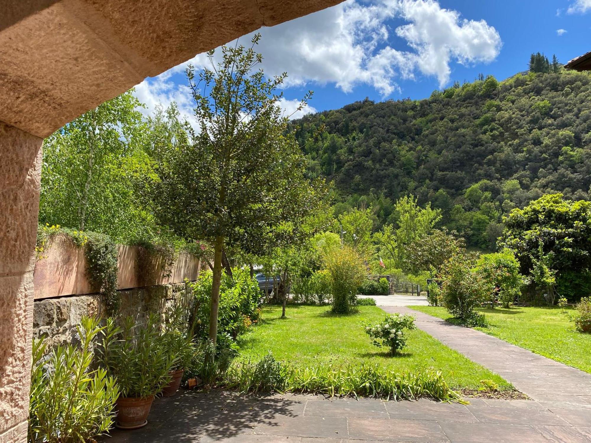 Picos De Europa Suites And Rooms Турьено Экстерьер фото